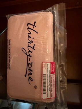 NWT Thirty-One Special Anniversary Rose Blush All About The Benjamin’s Wallet